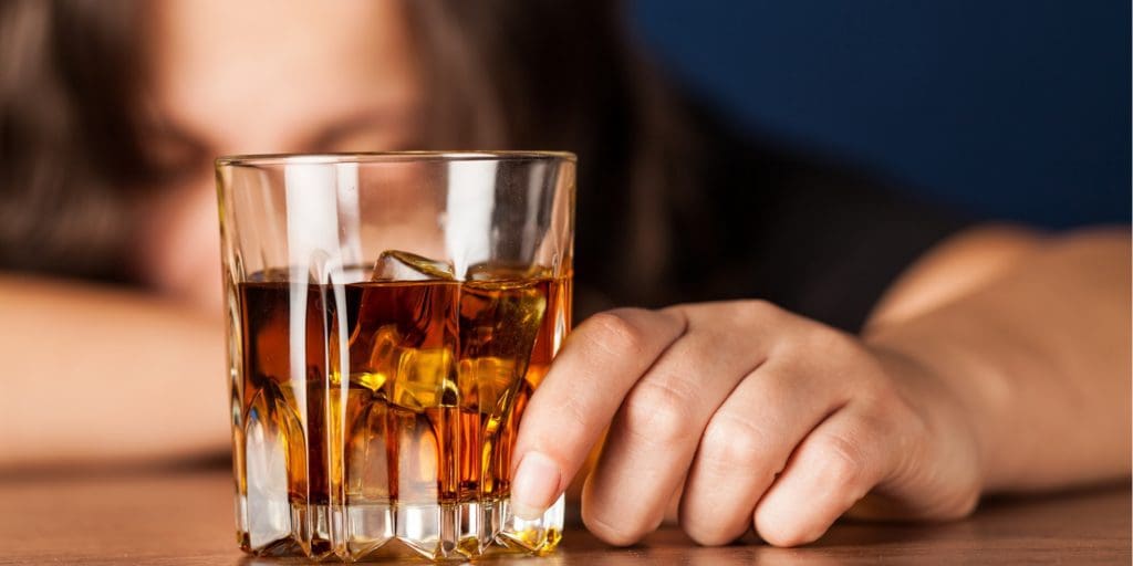 signs of alcohol addiction